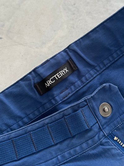 Arc'teryx Belted Canvas Utility Shorts (W30)