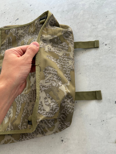 2008 Stussy x Futura design Camo Messenger Bag (One Size)