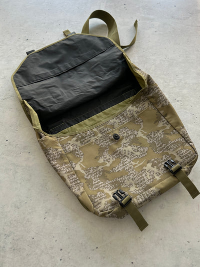 2008 Stussy x Futura design Camo Messenger Bag (One Size)