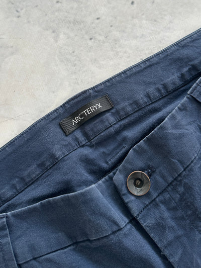 Arc'teryx canvas utility shorts (W33)