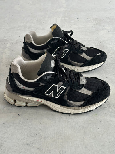New Balance 2002R Protection Pack Trainers (UK 8.5)