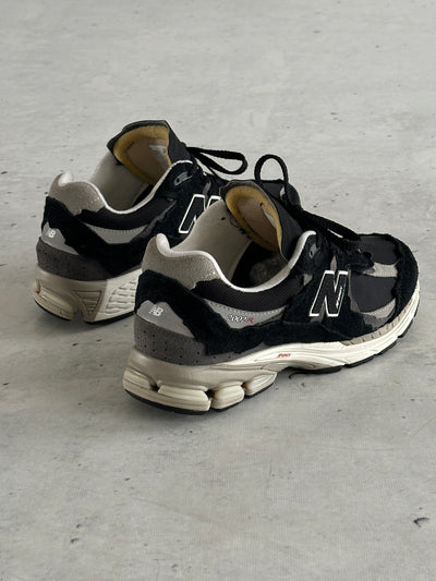 New Balance 2002R Protection Pack Trainers (UK 8.5)