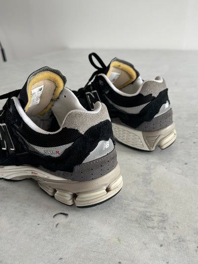 New Balance 2002R Protection Pack Trainers (UK 8.5)