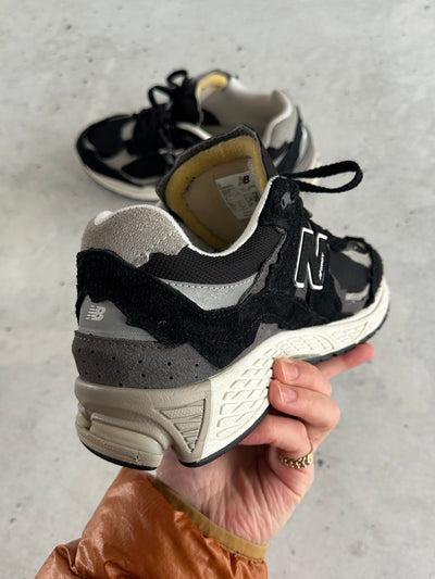 New Balance 2002R Protection Pack Trainers (UK 8.5)