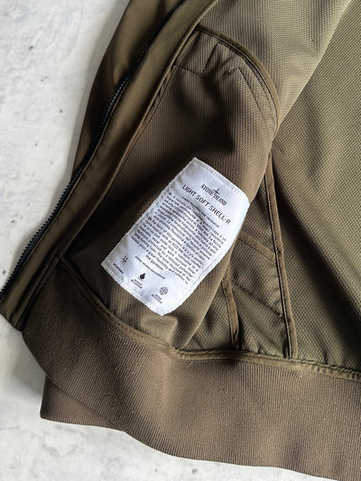 SS/16 Stone Island Light Soft Shell-R Zip Up Jacket (M)